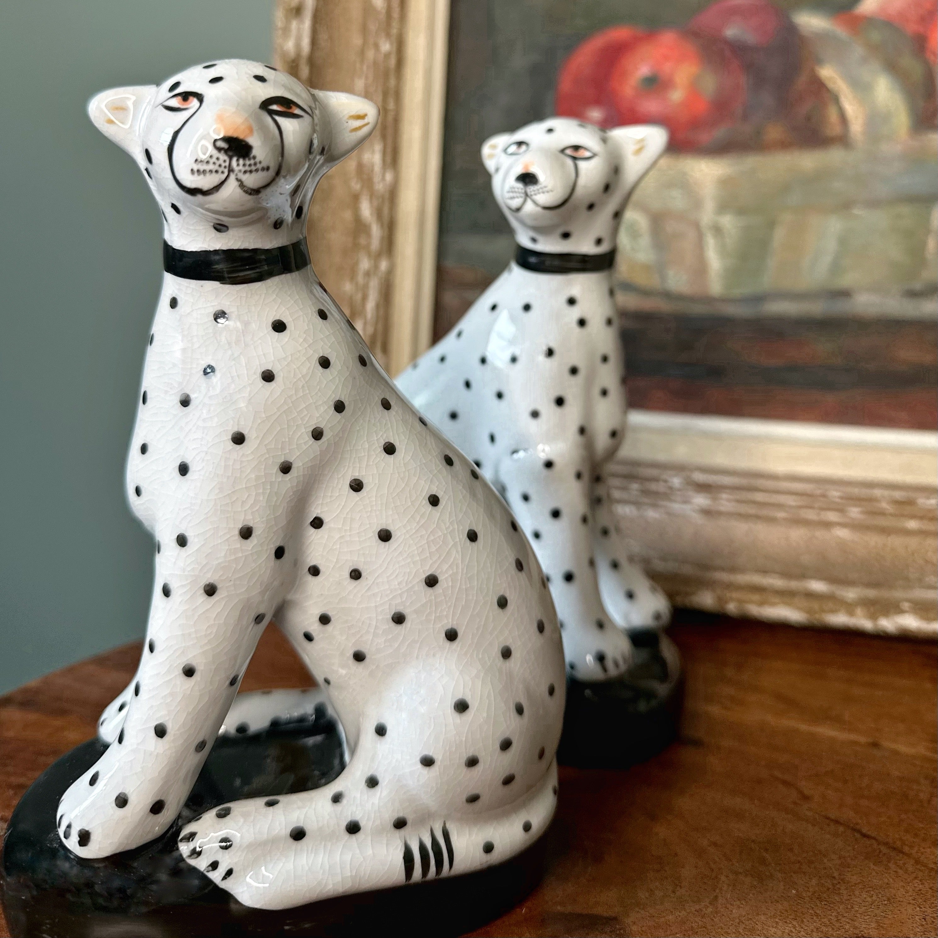 Set of 2 Sitting Leopard Ornaments