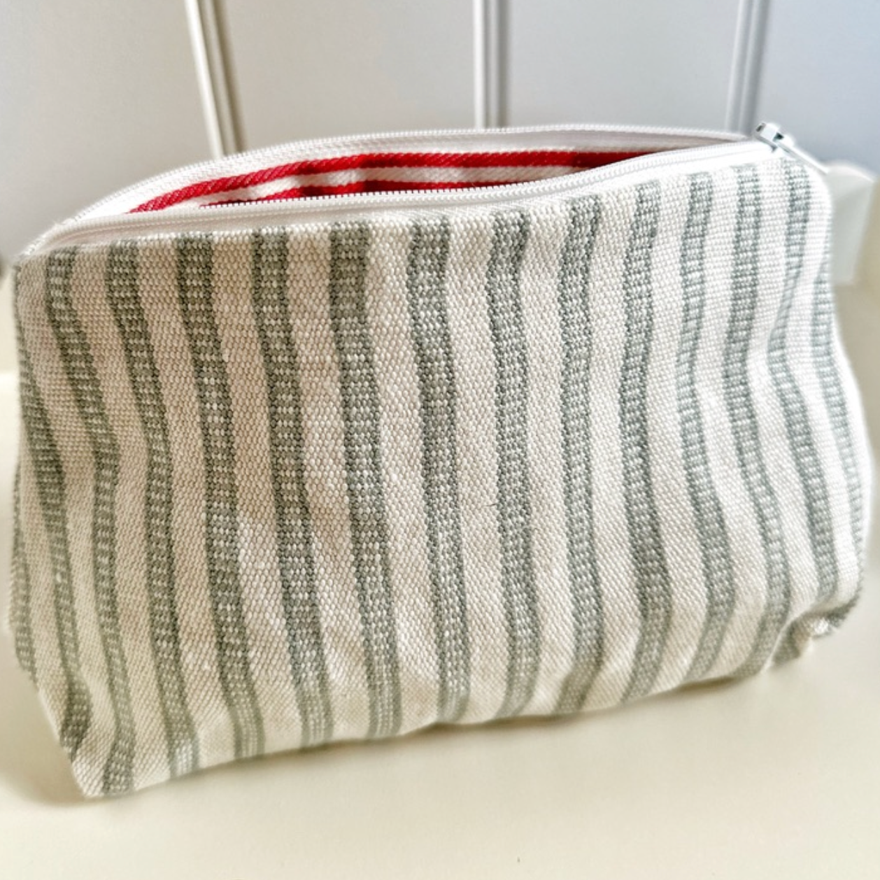 Colefax & Fowler Aqua & Red Stripe Lined Zip Pouch Make Up Bag