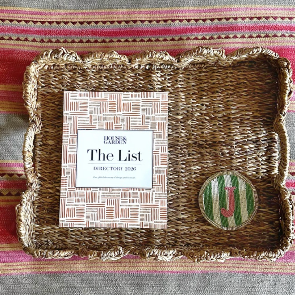 Large Scallop Seagrass Tray